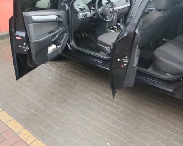 Чорний Опель Астра, об'ємом двигуна 1.6 л та пробігом 330 тис. км за 3400 $, фото 13 на Automoto.ua