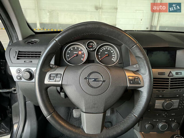 Черный Опель Астра, объемом двигателя 1.6 л и пробегом 207 тыс. км за 4999 $, фото 37 на Automoto.ua