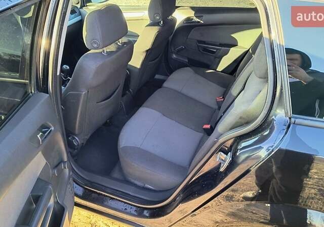 Черный Опель Астра, объемом двигателя 1.8 л и пробегом 245 тыс. км за 4900 $, фото 36 на Automoto.ua