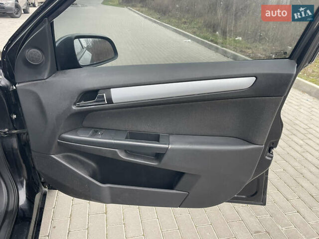 Чорний Опель Астра, об'ємом двигуна 1.3 л та пробігом 328 тис. км за 2950 $, фото 14 на Automoto.ua