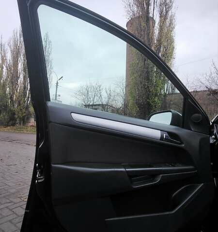 Черный Опель Астра, объемом двигателя 1.8 л и пробегом 165 тыс. км за 5650 $, фото 23 на Automoto.ua