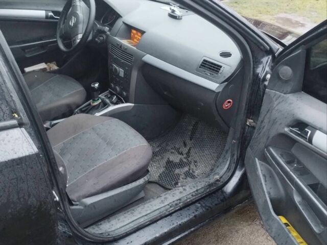 Чорний Опель Астра, об'ємом двигуна 1.6 л та пробігом 330 тис. км за 3000 $, фото 1 на Automoto.ua