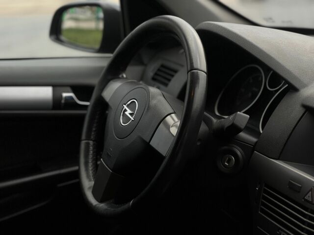 Чорний Опель Астра, об'ємом двигуна 1.9 л та пробігом 217 тис. км за 5250 $, фото 6 на Automoto.ua