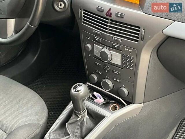 Чорний Опель Астра, об'ємом двигуна 1.6 л та пробігом 340 тис. км за 5140 $, фото 17 на Automoto.ua