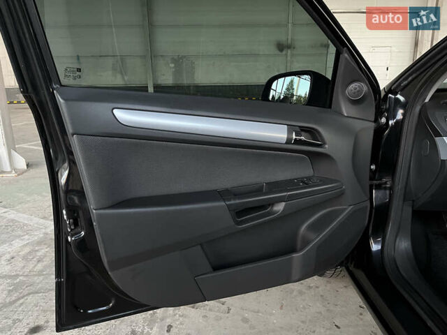 Черный Опель Астра, объемом двигателя 1.6 л и пробегом 207 тыс. км за 4999 $, фото 17 на Automoto.ua