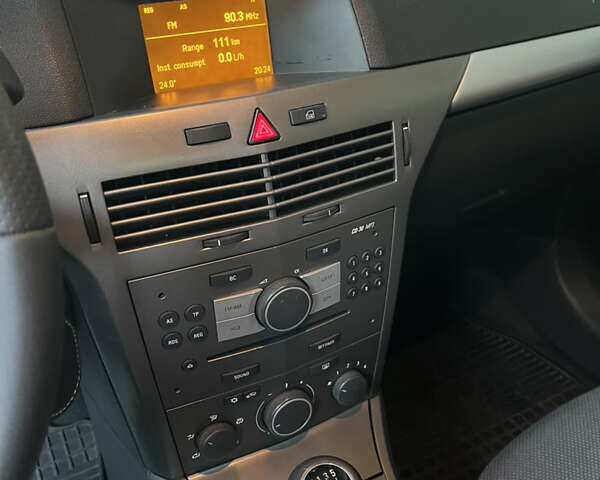 Чорний Опель Астра, об'ємом двигуна 1.6 л та пробігом 265 тис. км за 5200 $, фото 1 на Automoto.ua