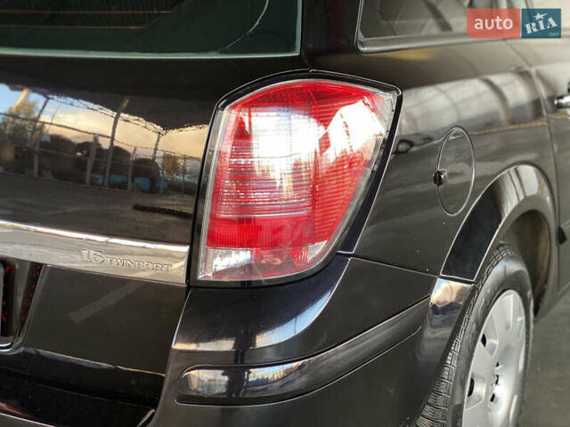 Черный Опель Астра, объемом двигателя 1.6 л и пробегом 207 тыс. км за 4999 $, фото 14 на Automoto.ua