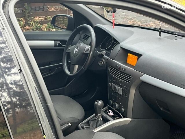 Черный Опель Астра, объемом двигателя 1.6 л и пробегом 340 тыс. км за 5140 $, фото 16 на Automoto.ua