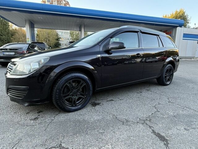 Черный Опель Астра, объемом двигателя 1.7 л и пробегом 230 тыс. км за 3999 $, фото 2 на Automoto.ua