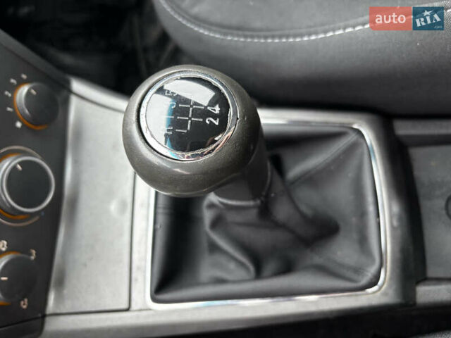 Черный Опель Астра, объемом двигателя 1.6 л и пробегом 323 тыс. км за 3800 $, фото 12 на Automoto.ua