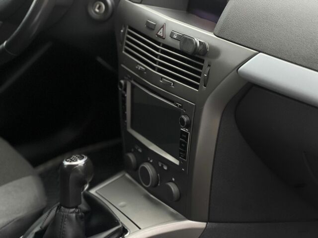 Чорний Опель Астра, об'ємом двигуна 1.9 л та пробігом 217 тис. км за 5250 $, фото 7 на Automoto.ua