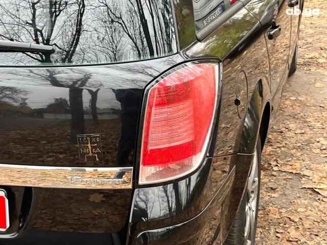 Черный Опель Астра, объемом двигателя 1.6 л и пробегом 340 тыс. км за 5140 $, фото 10 на Automoto.ua