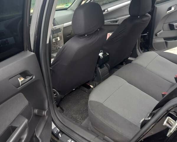 Опель Астра 2006 в Волочиске на Automoto.ua Черный Опель Астра, объемом двигателя 1.9 л и пробегом 260 тыс. км за 5200 $, фото 8 на Automoto.ua