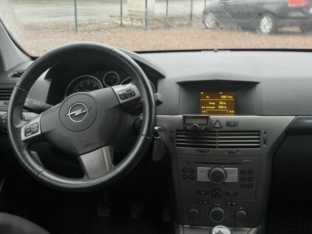 Чорний Опель Астра, об'ємом двигуна 1.6 л та пробігом 261 тис. км за 3999 $, фото 16 на Automoto.ua