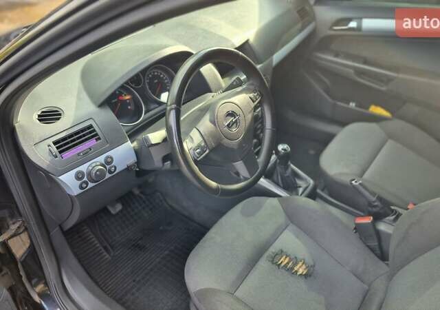 Черный Опель Астра, объемом двигателя 1.6 л и пробегом 264 тыс. км за 4700 $, фото 5 на Automoto.ua