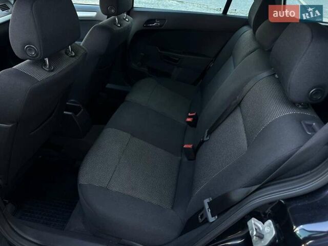 Черный Опель Астра, объемом двигателя 1.6 л и пробегом 196 тыс. км за 4850 $, фото 22 на Automoto.ua