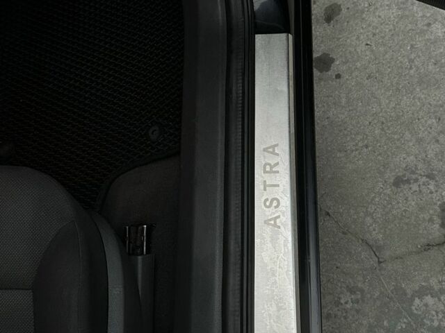 Чорний Опель Астра, об'ємом двигуна 1.6 л та пробігом 340 тис. км за 4650 $, фото 4 на Automoto.ua