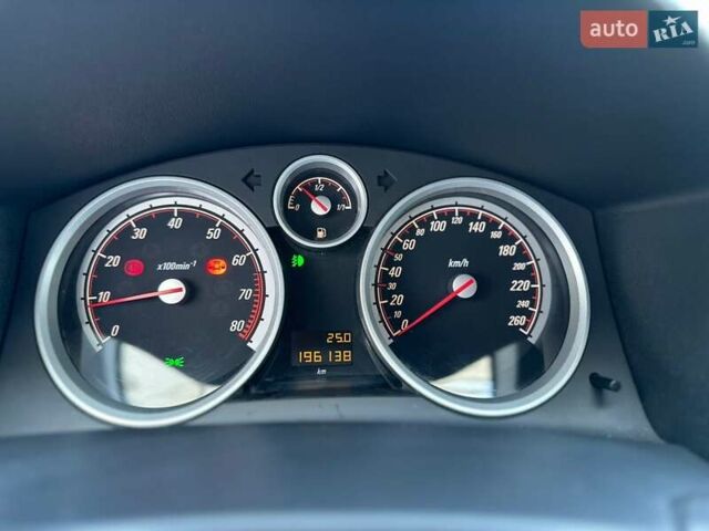 Черный Опель Астра, объемом двигателя 1.6 л и пробегом 196 тыс. км за 4850 $, фото 24 на Automoto.ua