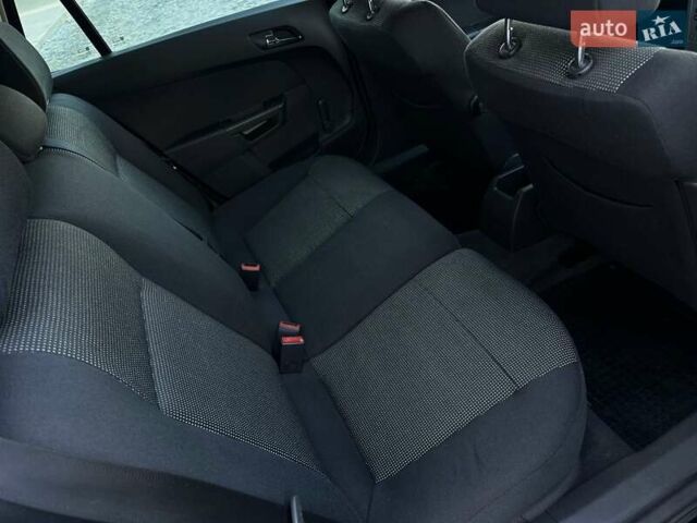 Черный Опель Астра, объемом двигателя 1.6 л и пробегом 196 тыс. км за 4850 $, фото 20 на Automoto.ua