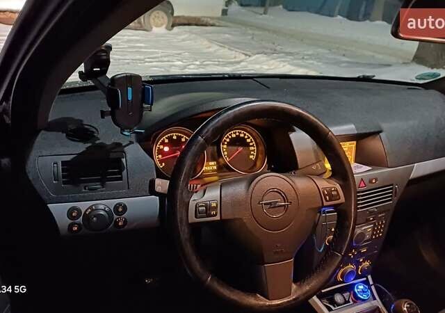 Чорний Опель Астра, об'ємом двигуна 1.6 л та пробігом 243 тис. км за 5450 $, фото 7 на Automoto.ua