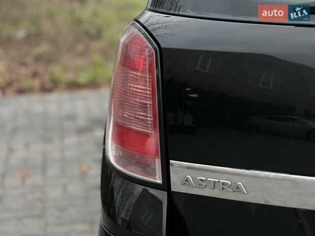 Чорний Опель Астра, об'ємом двигуна 1.91 л та пробігом 216 тис. км за 5250 $, фото 12 на Automoto.ua