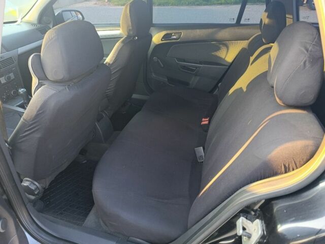 Черный Опель Астра, объемом двигателя 1.6 л и пробегом 230 тыс. км за 3900 $, фото 10 на Automoto.ua