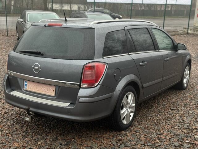 Чорний Опель Астра, об'ємом двигуна 1.6 л та пробігом 261 тис. км за 3999 $, фото 6 на Automoto.ua