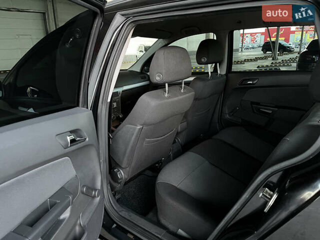 Черный Опель Астра, объемом двигателя 1.6 л и пробегом 207 тыс. км за 4999 $, фото 22 на Automoto.ua