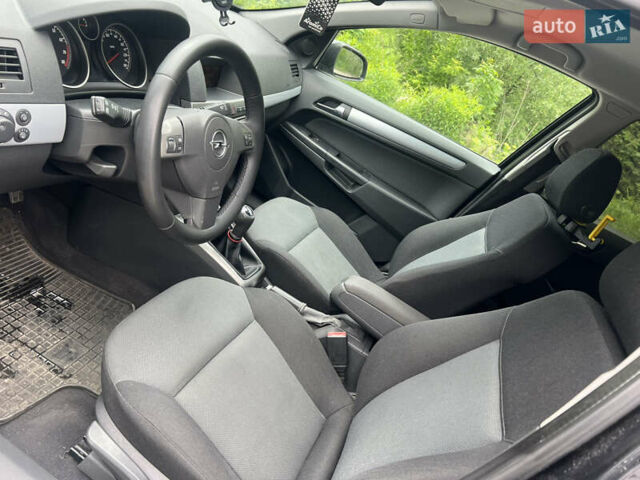 Черный Опель Астра, объемом двигателя 1.6 л и пробегом 208 тыс. км за 4000 $, фото 18 на Automoto.ua