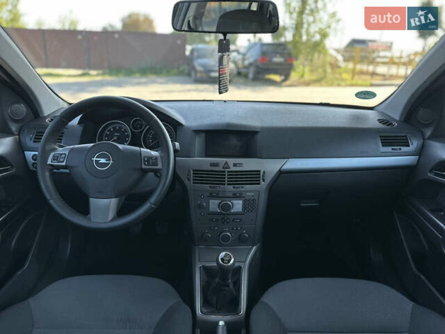 Черный Опель Астра, объемом двигателя 1.6 л и пробегом 241 тыс. км за 5700 $, фото 51 на Automoto.ua