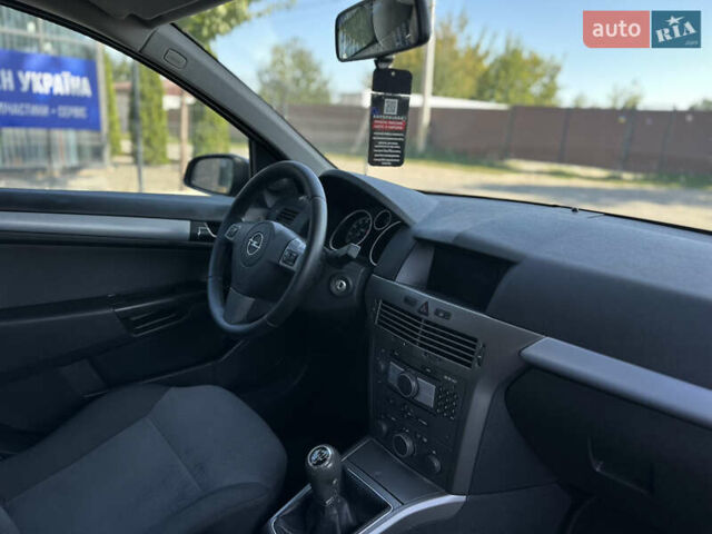 Черный Опель Астра, объемом двигателя 1.6 л и пробегом 241 тыс. км за 5700 $, фото 43 на Automoto.ua