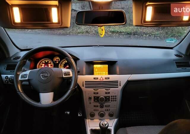 Черный Опель Астра, объемом двигателя 1.8 л и пробегом 165 тыс. км за 5650 $, фото 32 на Automoto.ua