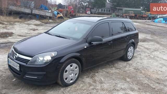Черный Опель Астра, объемом двигателя 1.8 л и пробегом 260 тыс. км за 5200 $, фото 13 на Automoto.ua