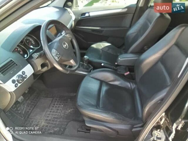 Черный Опель Астра, объемом двигателя 0 л и пробегом 266 тыс. км за 5200 $, фото 5 на Automoto.ua