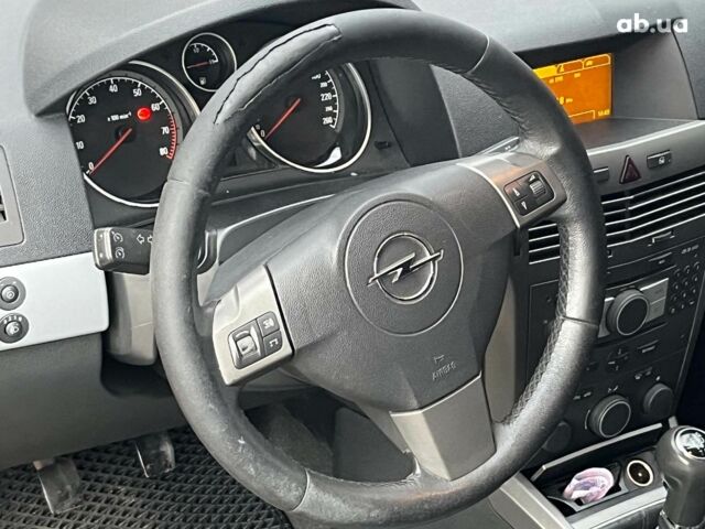 Черный Опель Астра, объемом двигателя 1.6 л и пробегом 340 тыс. км за 5140 $, фото 30 на Automoto.ua