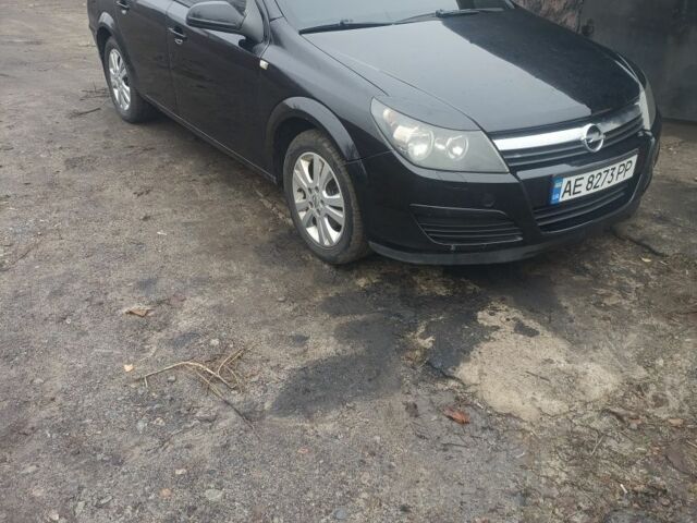 Черный Опель Астра, объемом двигателя 1.7 л и пробегом 380 тыс. км за 4900 $, фото 1 на Automoto.ua