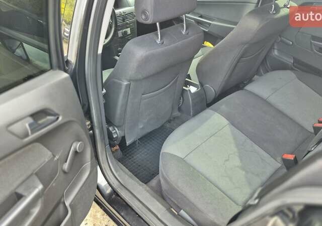 Черный Опель Астра, объемом двигателя 1.6 л и пробегом 264 тыс. км за 4700 $, фото 1 на Automoto.ua