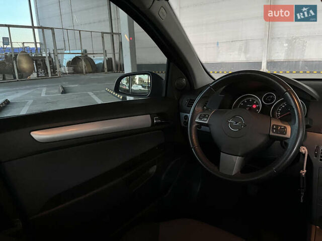 Черный Опель Астра, объемом двигателя 1.6 л и пробегом 207 тыс. км за 4999 $, фото 34 на Automoto.ua