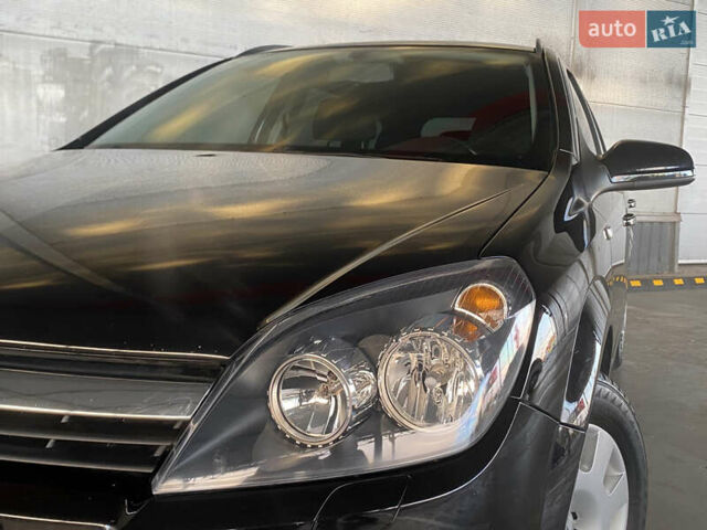 Черный Опель Астра, объемом двигателя 1.6 л и пробегом 207 тыс. км за 4999 $, фото 3 на Automoto.ua