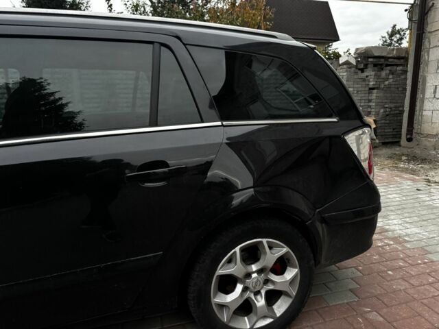 Черный Опель Астра, объемом двигателя 1.9 л и пробегом 311 тыс. км за 2930 $, фото 9 на Automoto.ua