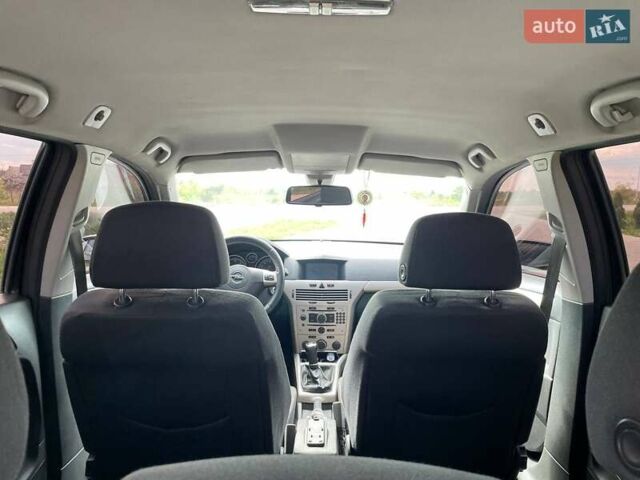 Черный Опель Астра, объемом двигателя 1.91 л и пробегом 242 тыс. км за 4500 $, фото 10 на Automoto.ua