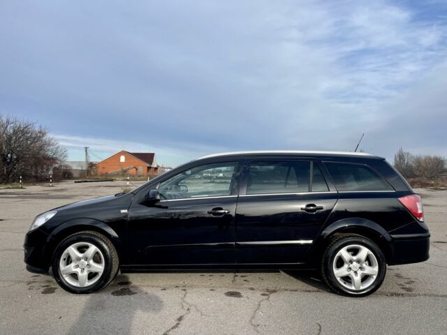 Черный Опель Астра, объемом двигателя 1.6 л и пробегом 239 тыс. км за 5350 $, фото 4 на Automoto.ua