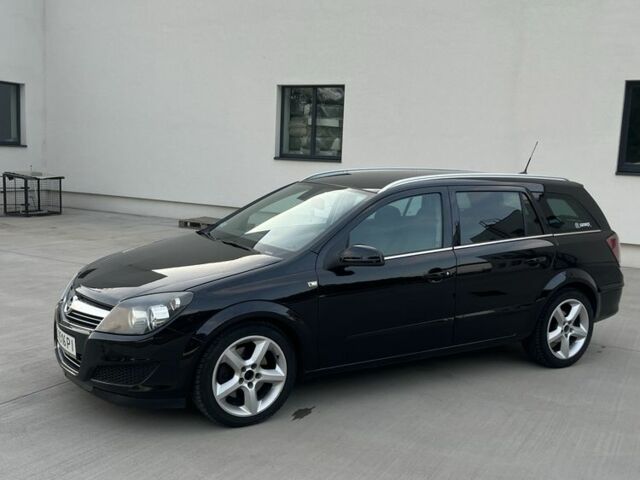 Черный Опель Астра, объемом двигателя 1.9 л и пробегом 270 тыс. км за 5200 $, фото 1 на Automoto.ua