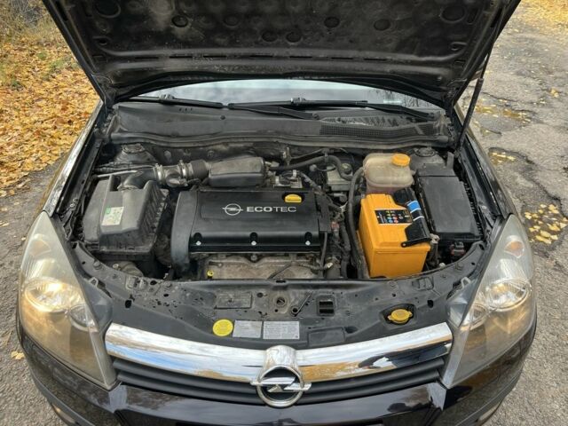 Опель Астра 2007 в Борисполе на Automoto.ua Черный Опель Астра, объемом двигателя 1.6 л и пробегом 200 тыс. км за 5000 $, фото 6 на Automoto.ua