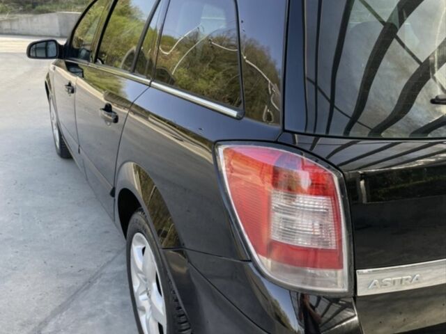 Чорний Опель Астра, об'ємом двигуна 1.6 л та пробігом 200 тис. км за 5900 $, фото 7 на Automoto.ua