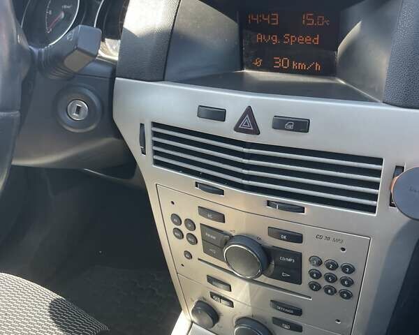 Черный Опель Астра, объемом двигателя 1.91 л и пробегом 310 тыс. км за 5050 $, фото 2 на Automoto.ua