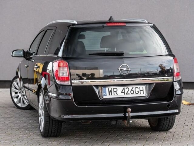 Черный Опель Астра, объемом двигателя 1.9 л и пробегом 300 тыс. км за 2650 $, фото 3 на Automoto.ua