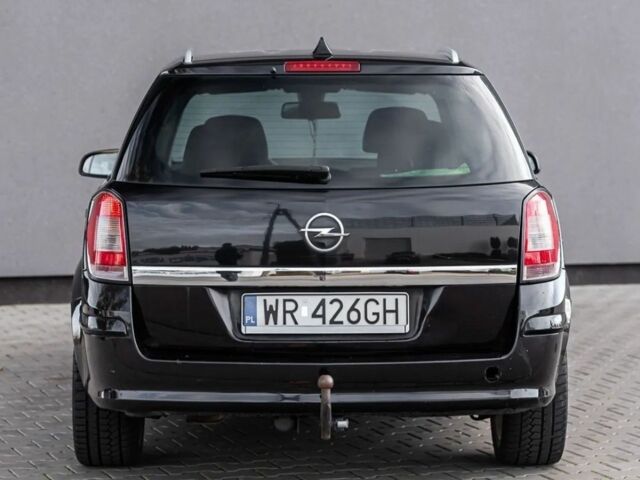 Черный Опель Астра, объемом двигателя 1.9 л и пробегом 300 тыс. км за 2650 $, фото 6 на Automoto.ua