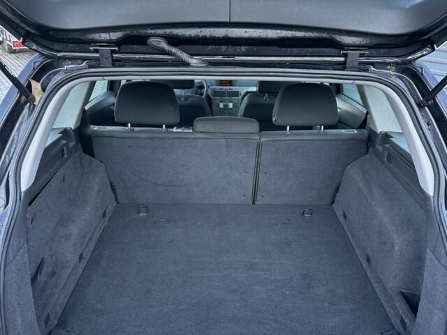 Черный Опель Астра, объемом двигателя 1.6 л и пробегом 228 тыс. км за 4400 $, фото 8 на Automoto.ua