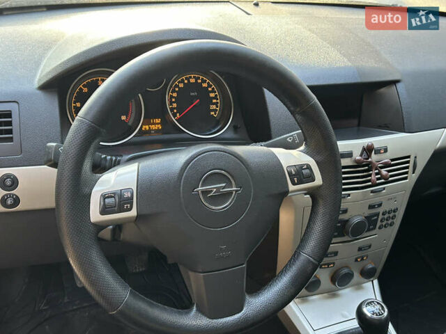 Чорний Опель Астра, об'ємом двигуна 1.3 л та пробігом 297 тис. км за 3999 $, фото 31 на Automoto.ua